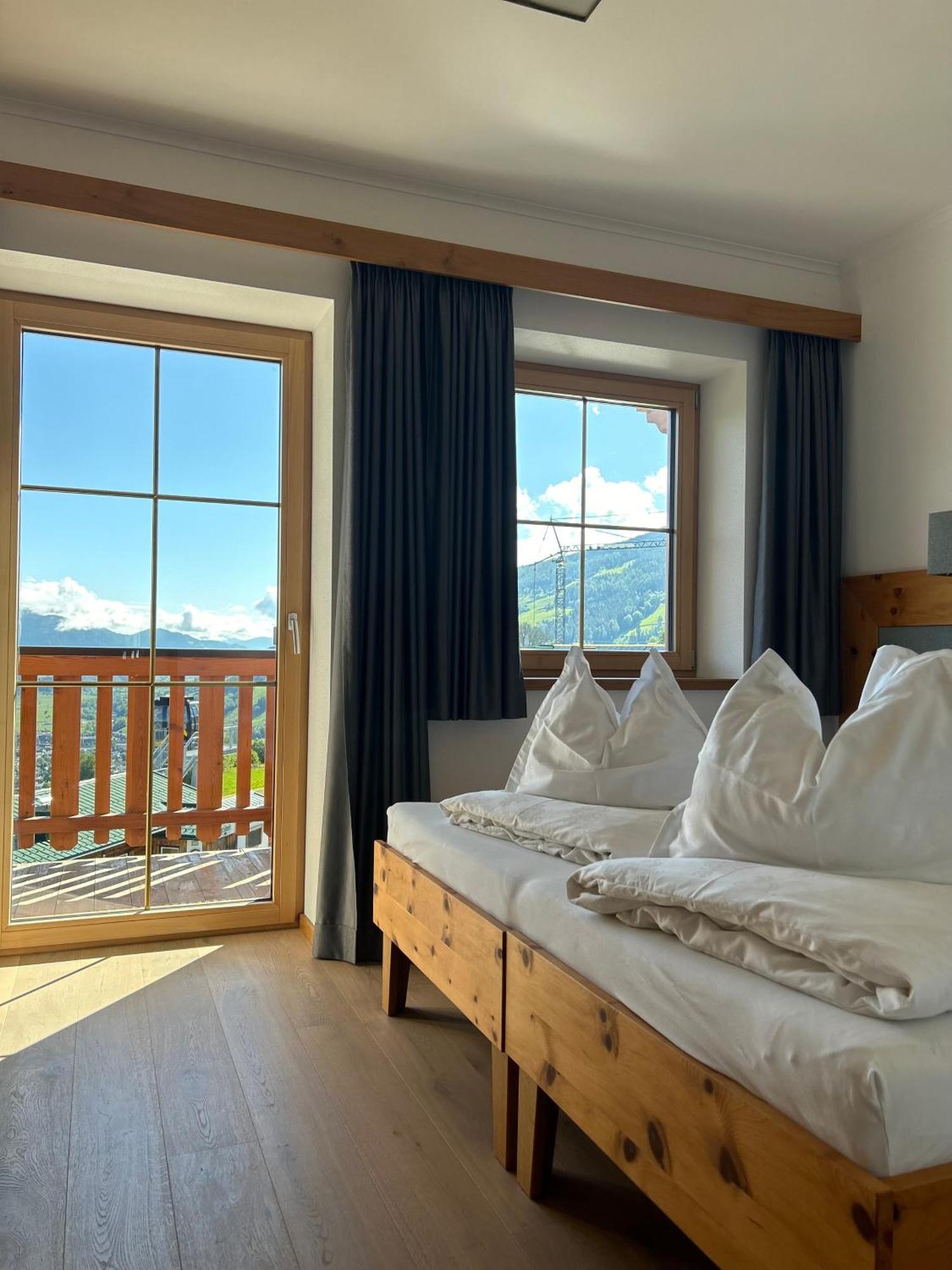 La Montana - Ski & Hiking Lodge Schladming Exterior photo