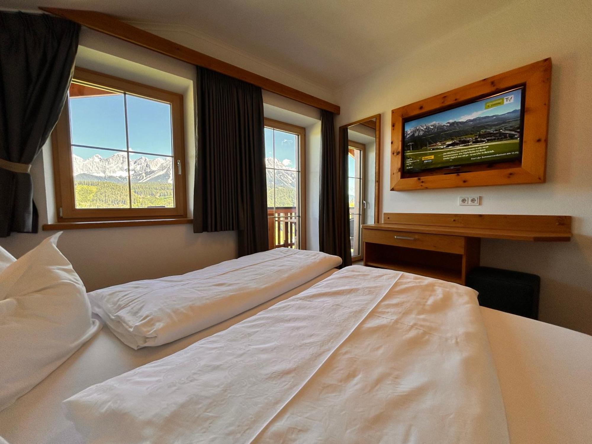 La Montana - Ski & Hiking Lodge Schladming Exterior photo