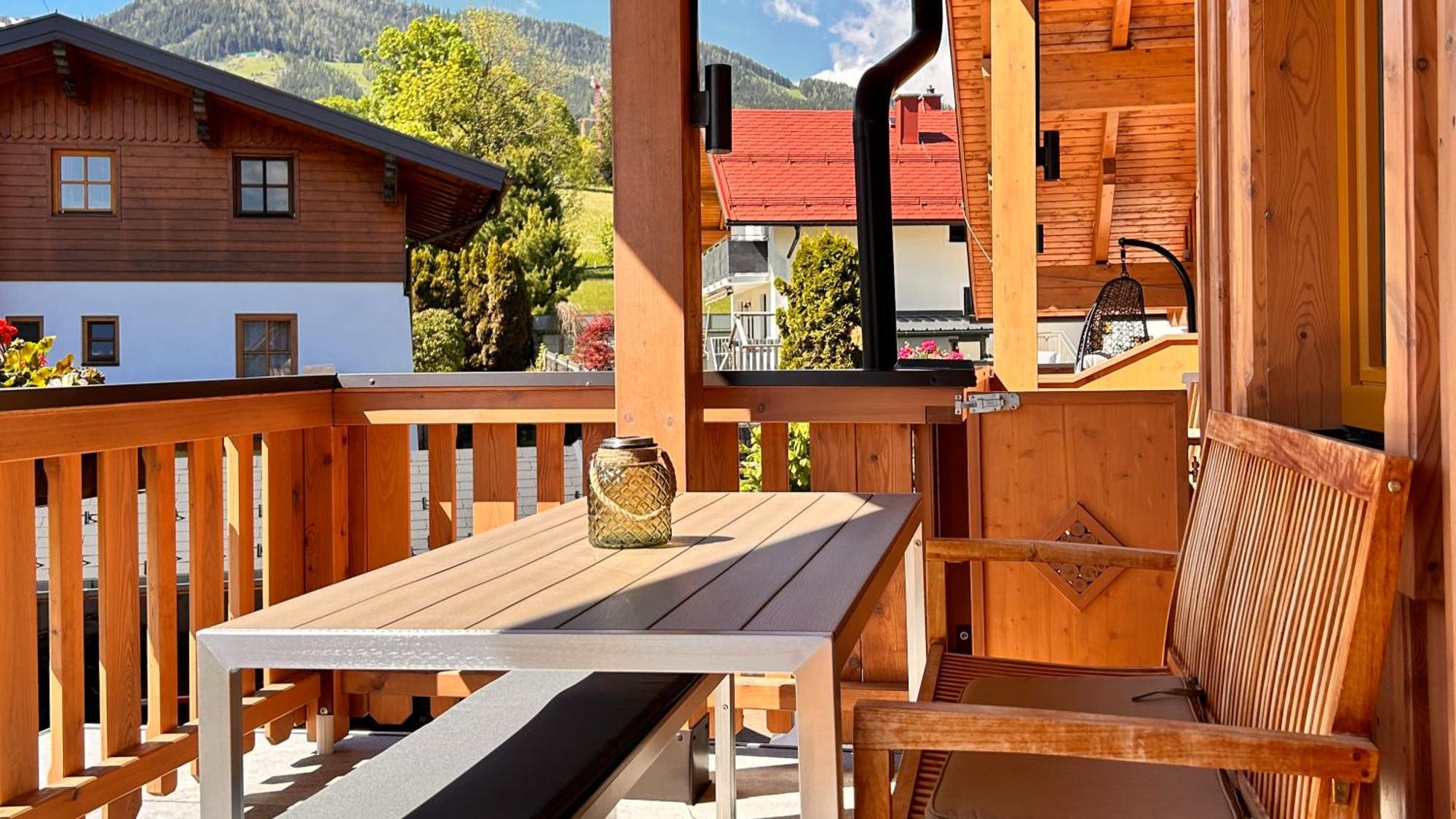 La Montana - Ski & Hiking Lodge Schladming Exterior photo