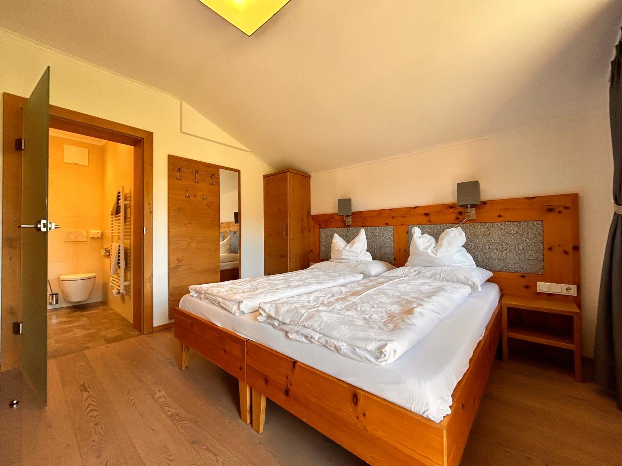 La Montana - Ski & Hiking Lodge Schladming Exterior photo