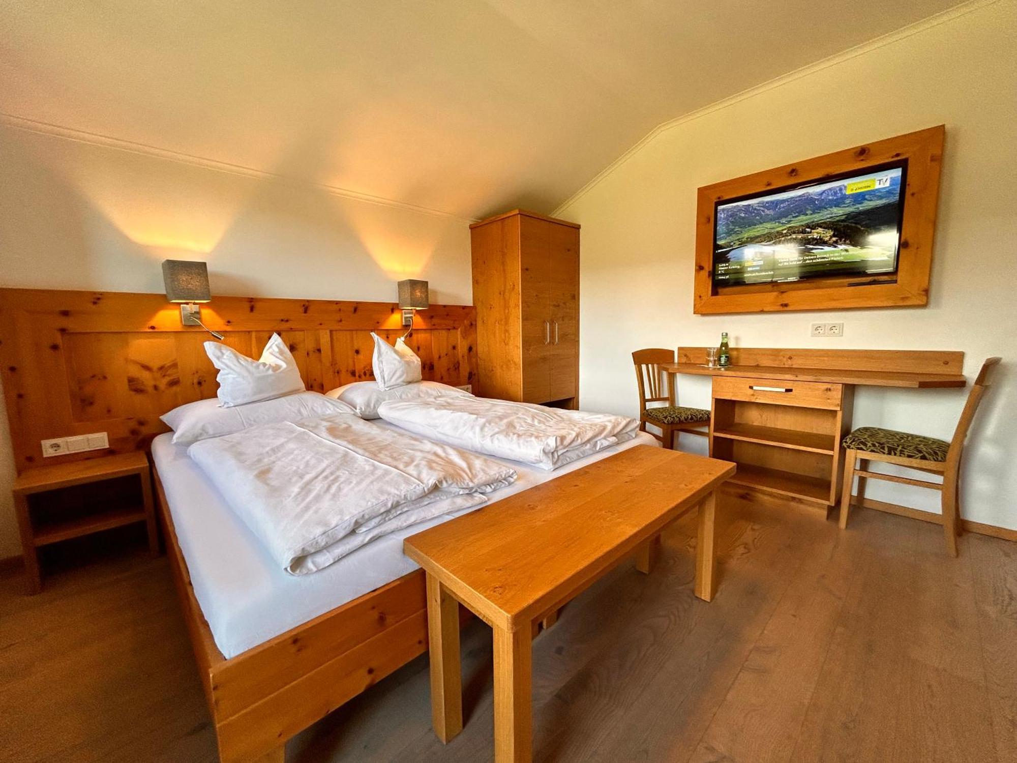 La Montana - Ski & Hiking Lodge Schladming Exterior photo