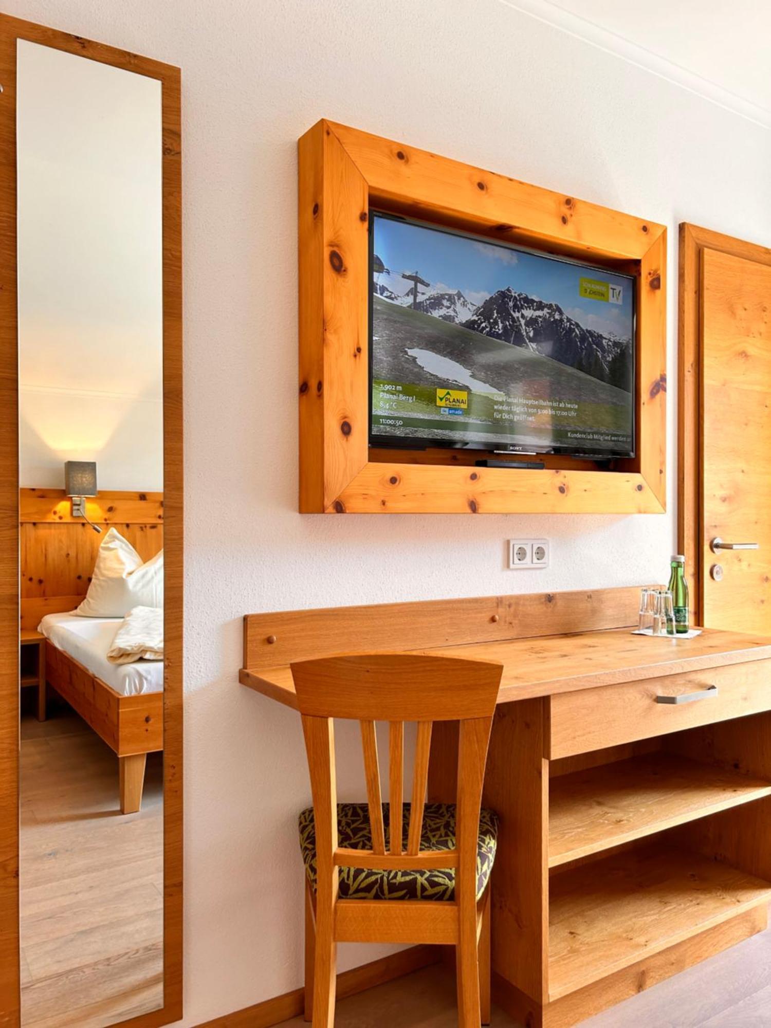 La Montana - Ski & Hiking Lodge Schladming Exterior photo