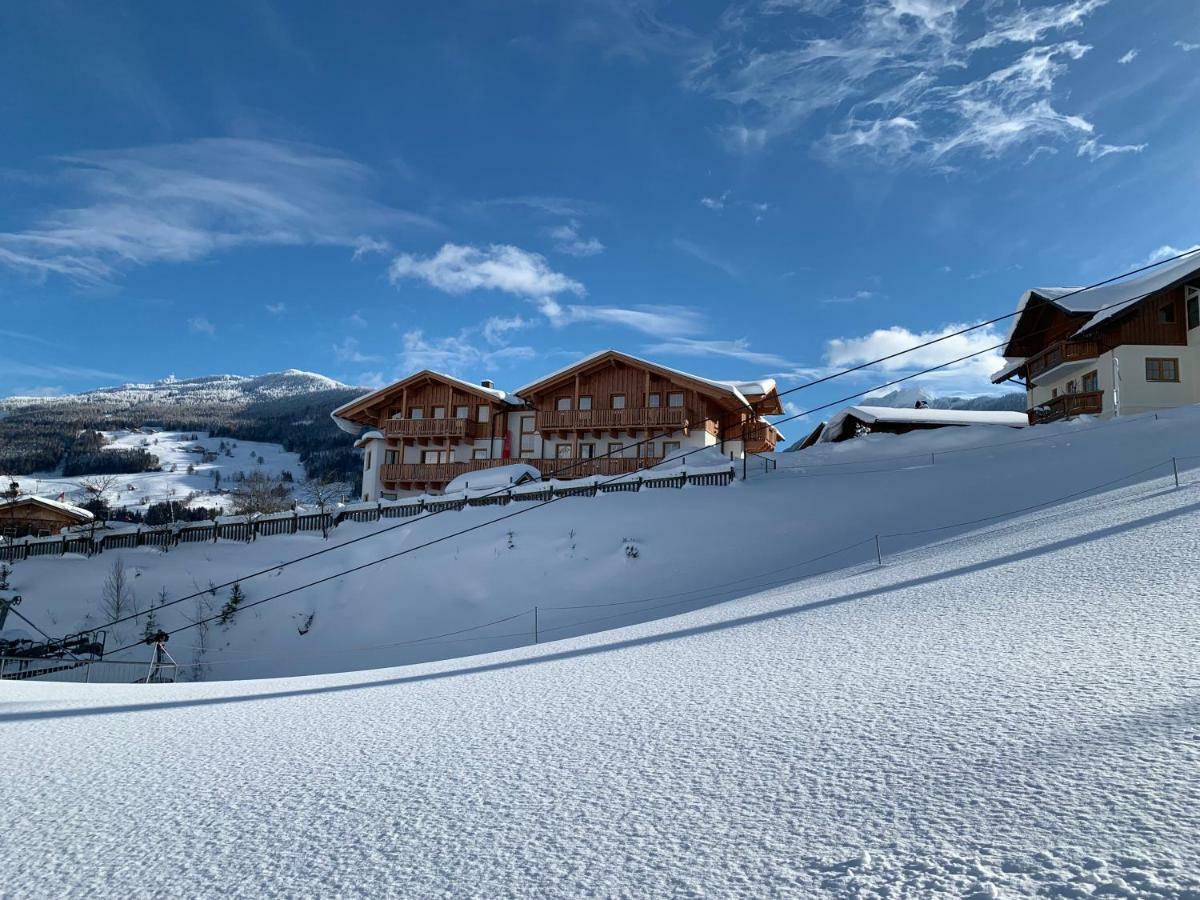 La Montana - Ski & Hiking Lodge Schladming Exterior photo